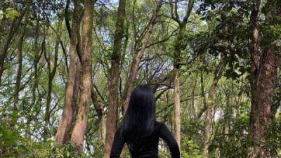 산에서 길을 잃은 엉덩이녀